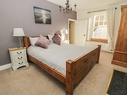 Hare & Hounds House