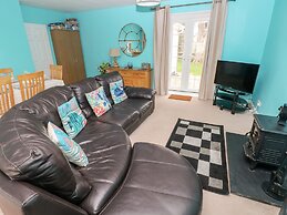 4 Hanbury Lodge