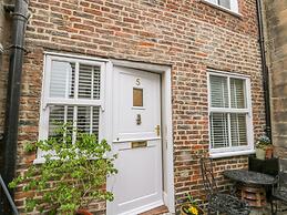 5 Oystons Yard