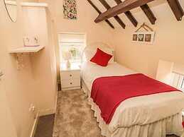 Magpie Cottage