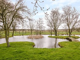 Wigrams Canalside Cottage