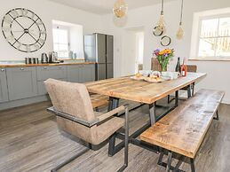 Silvermine House