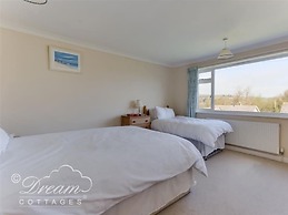 Hillview Bungalow