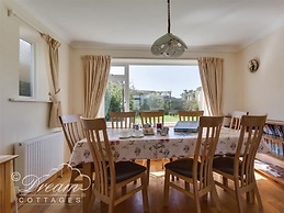 Hillview Bungalow