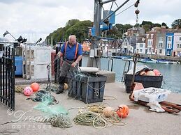 Harbour Edge