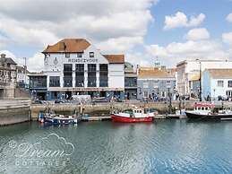Harbour Edge