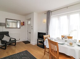 Admiral's Quarter Apartment 4