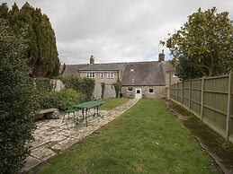 Tavern Way