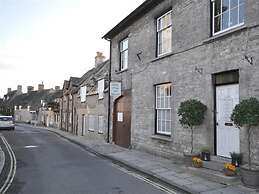 Tavern Way