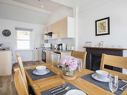 Glan Dwr Bach