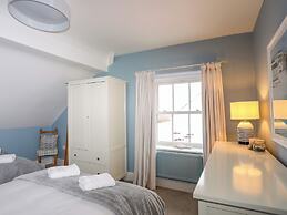Min Y Mor Trearddur Bay