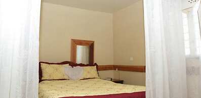 Maina Highway Hotel