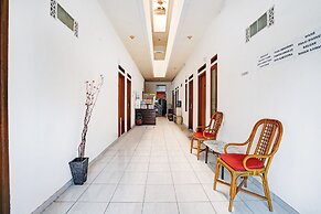 Hotel O Srimahi Residence