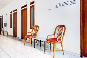 Hotel O Srimahi Residence