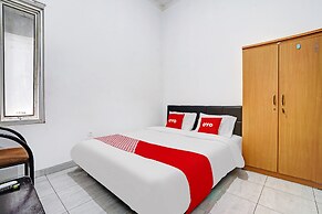 Hotel O Srimahi Residence