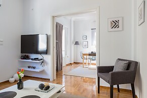 Newly Renovated Stylish Urban Flat