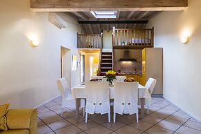 Flowers Apartments