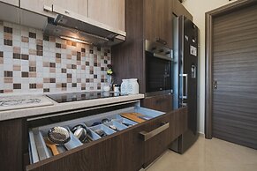 Spacious & New fully equipped Home with Parking