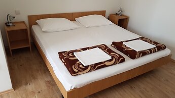 Apartments Kust