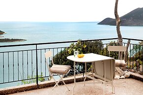 Unique Hideaway with Serene Panoramic views