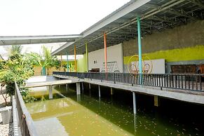 Hotel O Ilyasa Family