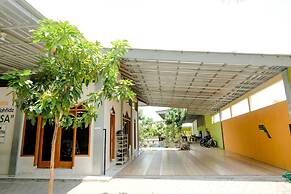 Hotel O Ilyasa Family