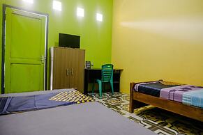 Hotel O Ilyasa Family