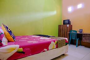 Hotel O Ilyasa Family