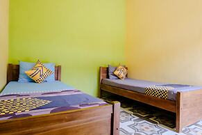 Hotel O Ilyasa Family