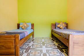 Hotel O Ilyasa Family