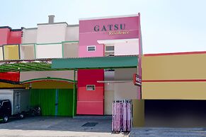 OYO 1815 Gatsu Residence