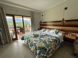 Mercedes Lodge