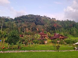 Mercedes Lodge
