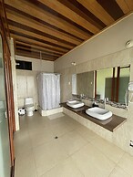 Mercedes Lodge