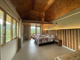 Mercedes Lodge