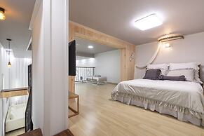 Lim Sea Side Poolvilla Pension