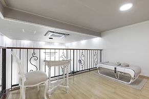 Lim Sea Side Poolvilla Pension