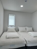 Lim Sea Side Poolvilla Pension