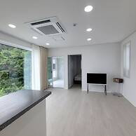 Lim Sea Side Poolvilla Pension