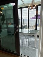 Lim Sea Side Poolvilla Pension