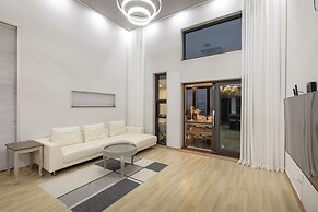Lim Sea Side Poolvilla Pension