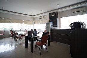 OYO 1477 Athar 88 Hotel