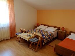 Apartments Cerin