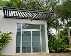 HI Huasteca Inn Hotel
