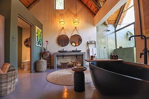 Tomo Safari Lodge