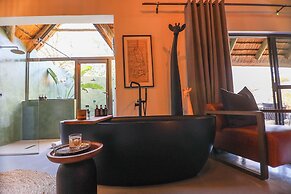 Tomo Safari Lodge