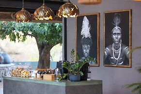 Tomo Safari Lodge