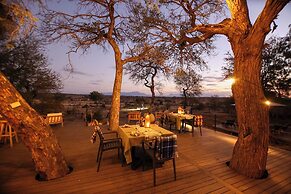 Tomo Safari Lodge