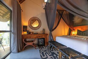 Tomo Safari Lodge