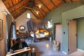 Tomo Safari Lodge